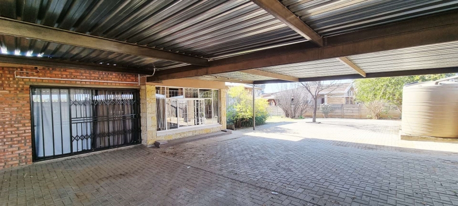 4 Bedroom Property for Sale in Wilgehof Free State